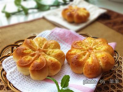 椰粉花形のパン