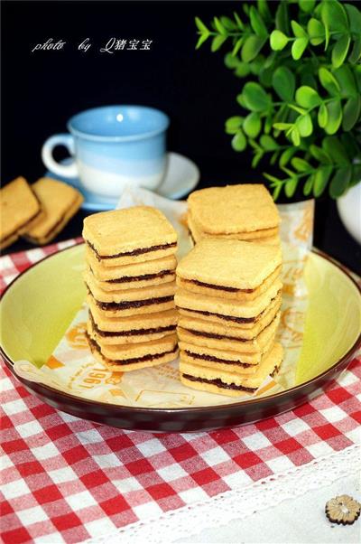 ピーナツチョコレート挟みクッキー